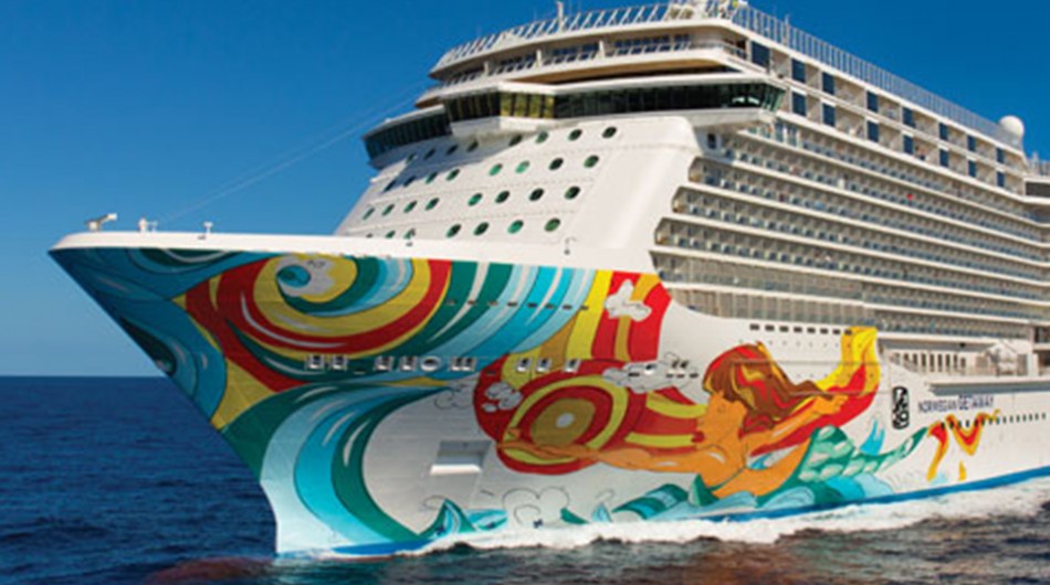 Круизный лайнер Norwegian Breakaway