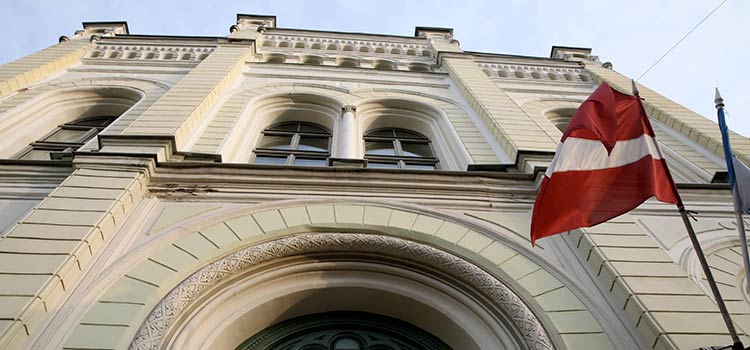 Банки, которые работали с нерезидентами в Латвии перестроятся